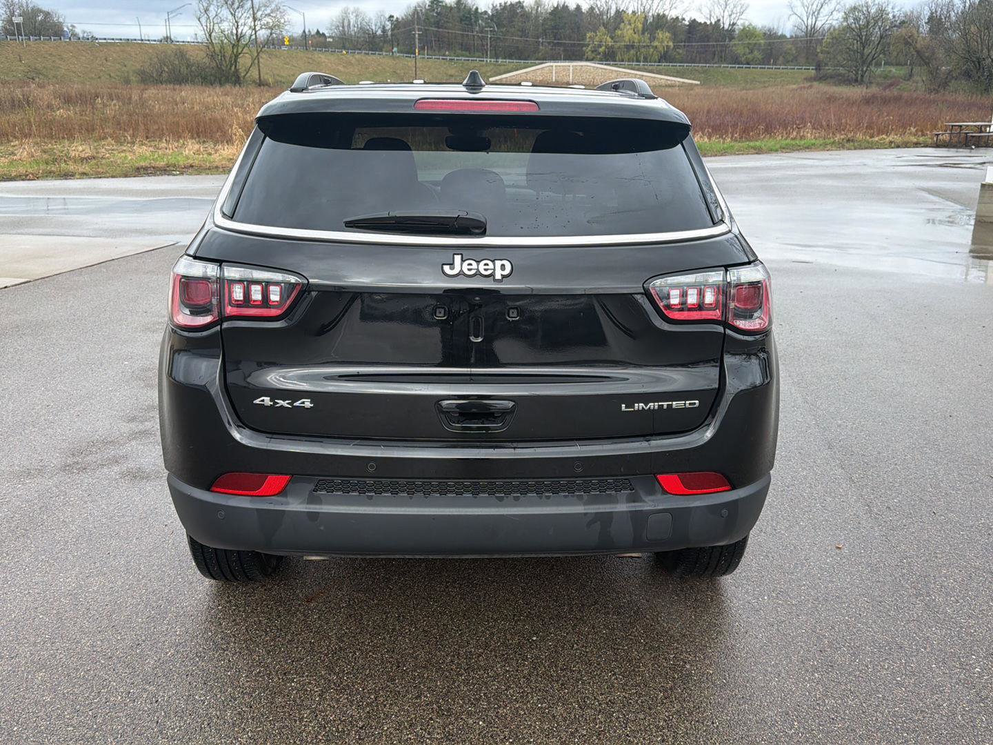 Used 2025 Jeep Compass Limited image 4