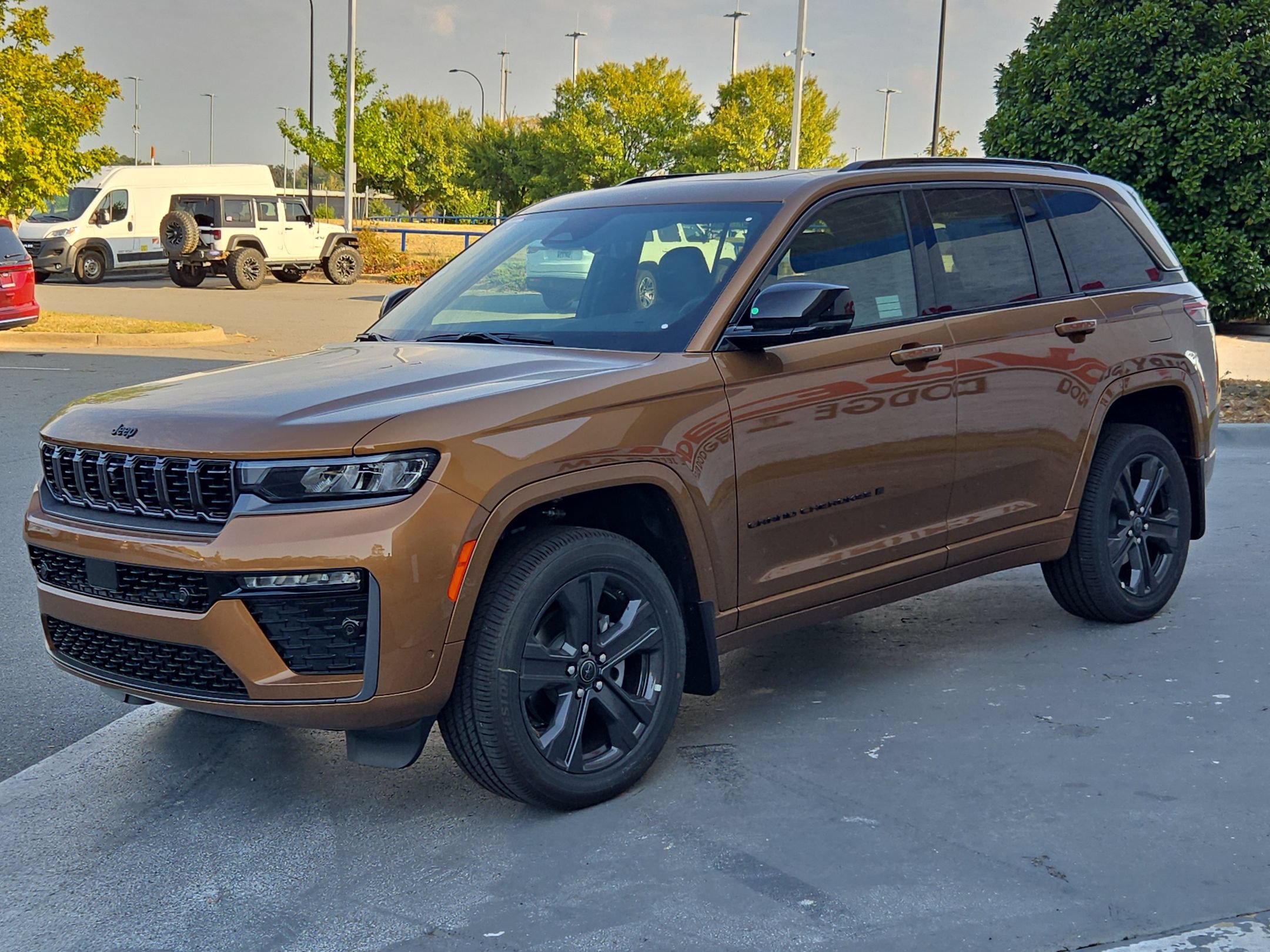 New 2027 Jeep Grand Cherokee Limited AWD/4WD image 3