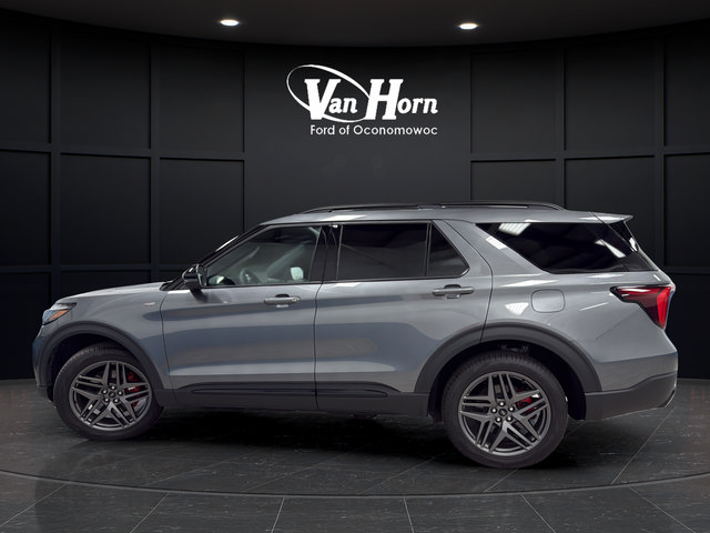 Used 2026 Ford Explorer ST-Line w/ ST-Line Street Pack AWD/4WD image 4