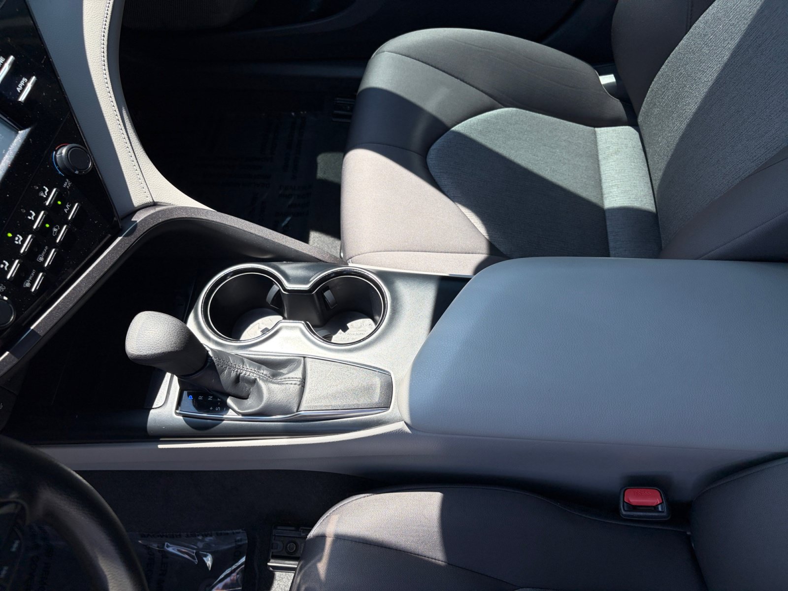 Used 2019 Toyota Camry LE FWD image 16