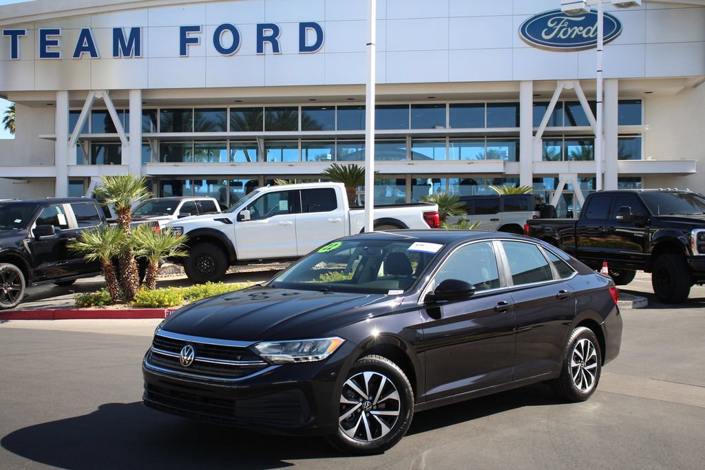 Used 2022 Volkswagen Jetta S FWD image 2