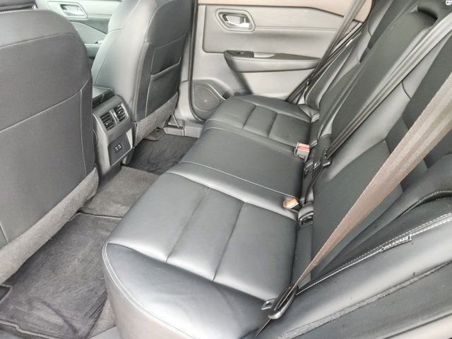 Used 2023 Nissan Rogue SL image 32