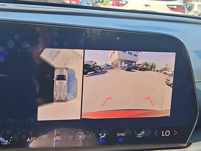 New 2027 Chevrolet Traverse LT w/ Sun and Wheel Package FWD image 15