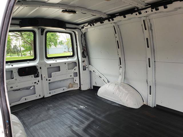 Used 2015 Chevrolet Express 2500 RWD image 12