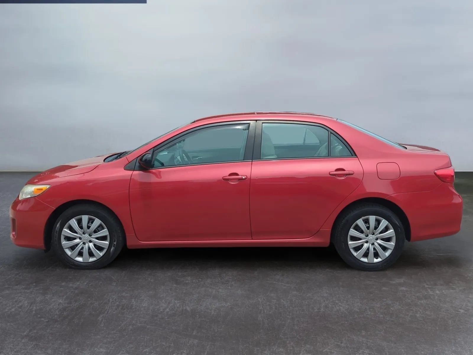 Used 2012 Toyota Corolla LE FWD image 2