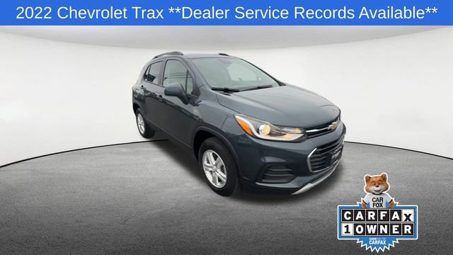 Used 2022 Chevrolet Trax LT w/ LT Convenience Package image 2