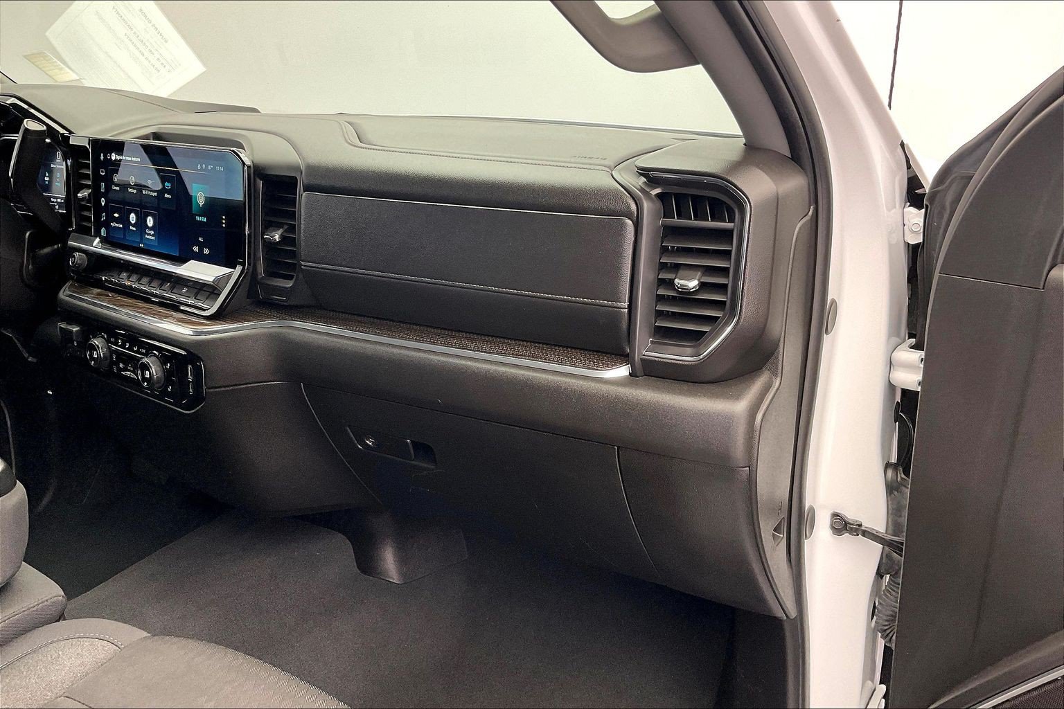 Used 2025 Chevrolet Silverado 1500 LT AWD/4WD image 15
