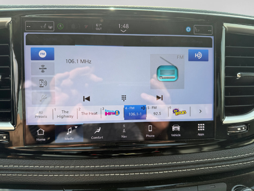 Used 2024 Chrysler Pacifica Limited FWD image 27