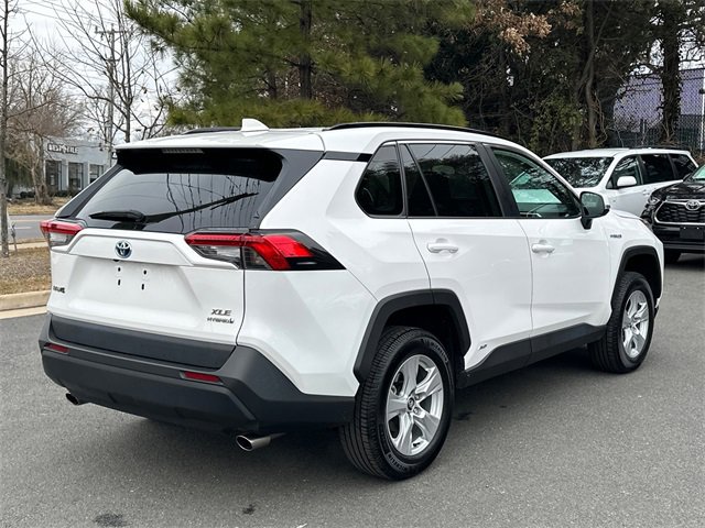 Used 2020 Toyota RAV4 XLE w/ Convenience Package image 4