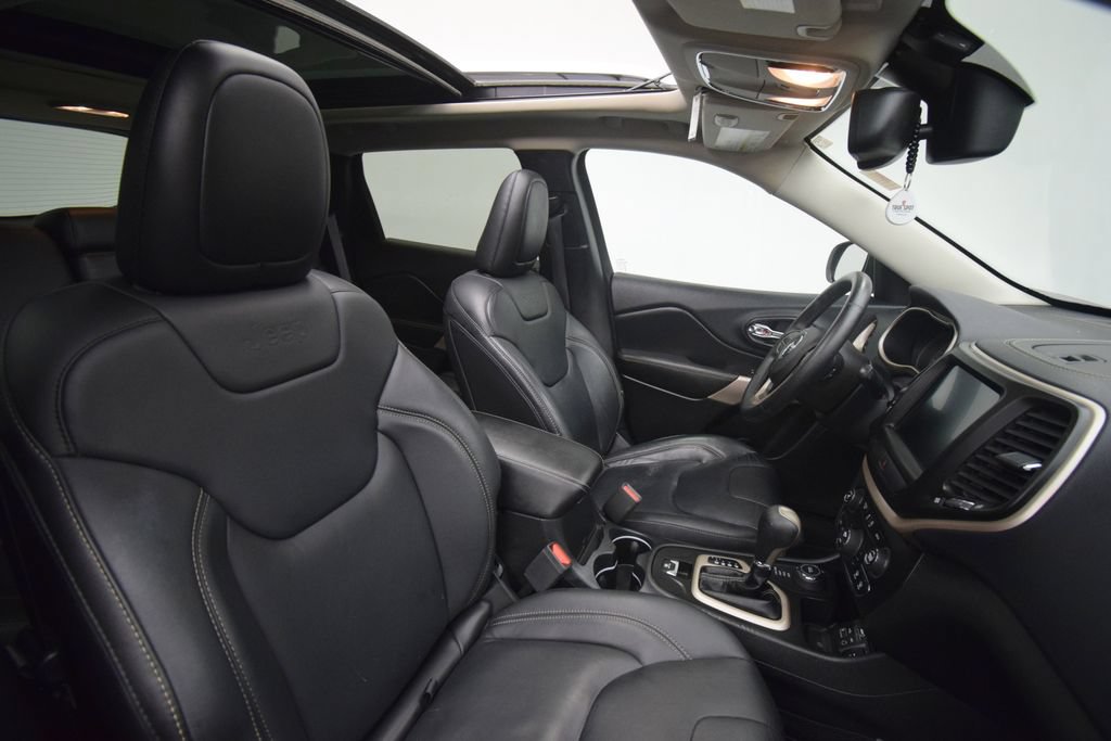 Used 2017 Jeep Cherokee Limited AWD/4WD image 20