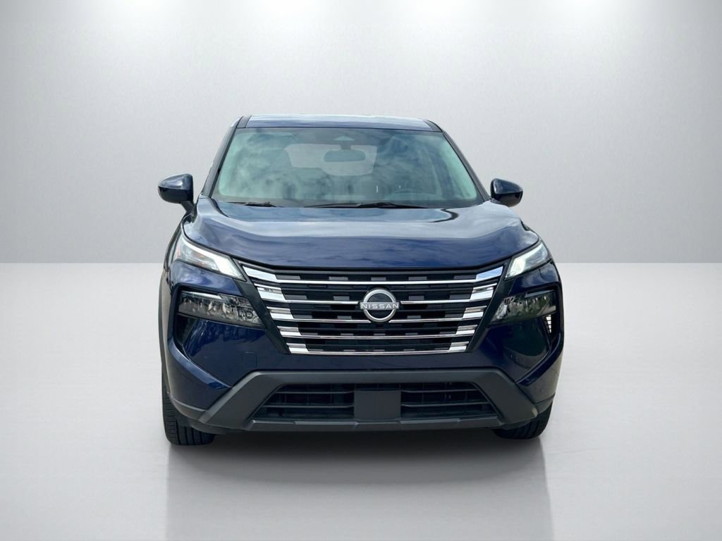 Used 2025 Nissan Rogue SV image 2