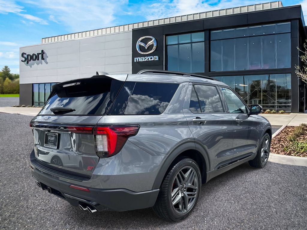 Used 2025 Ford Explorer ST AWD/4WD image 3