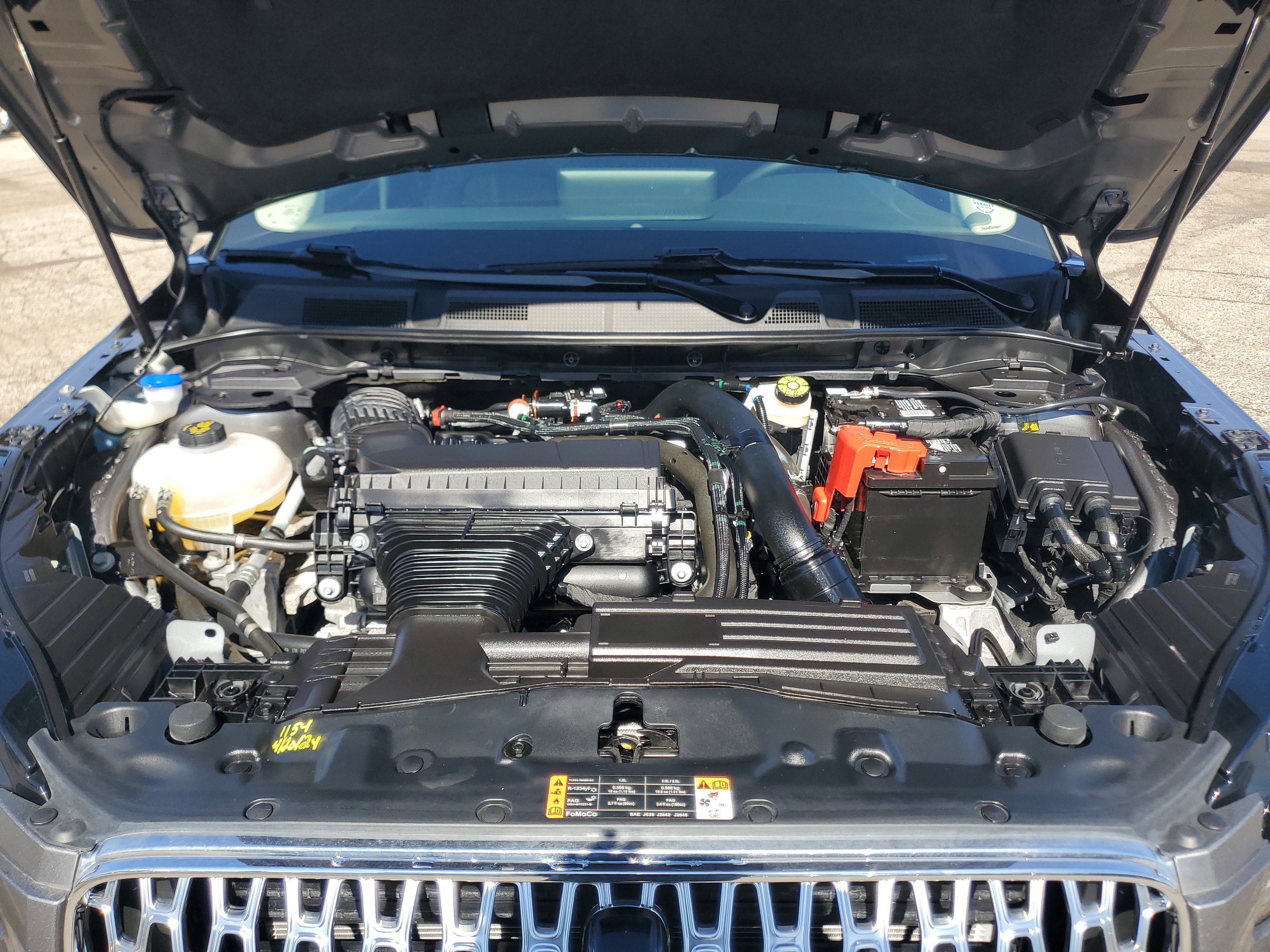 Certified 2024 Lincoln Corsair AWD w/ Equipment Group 101A image 8