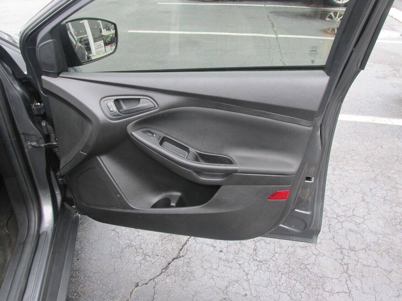 Used 2018 Ford Focus S FWD image 29