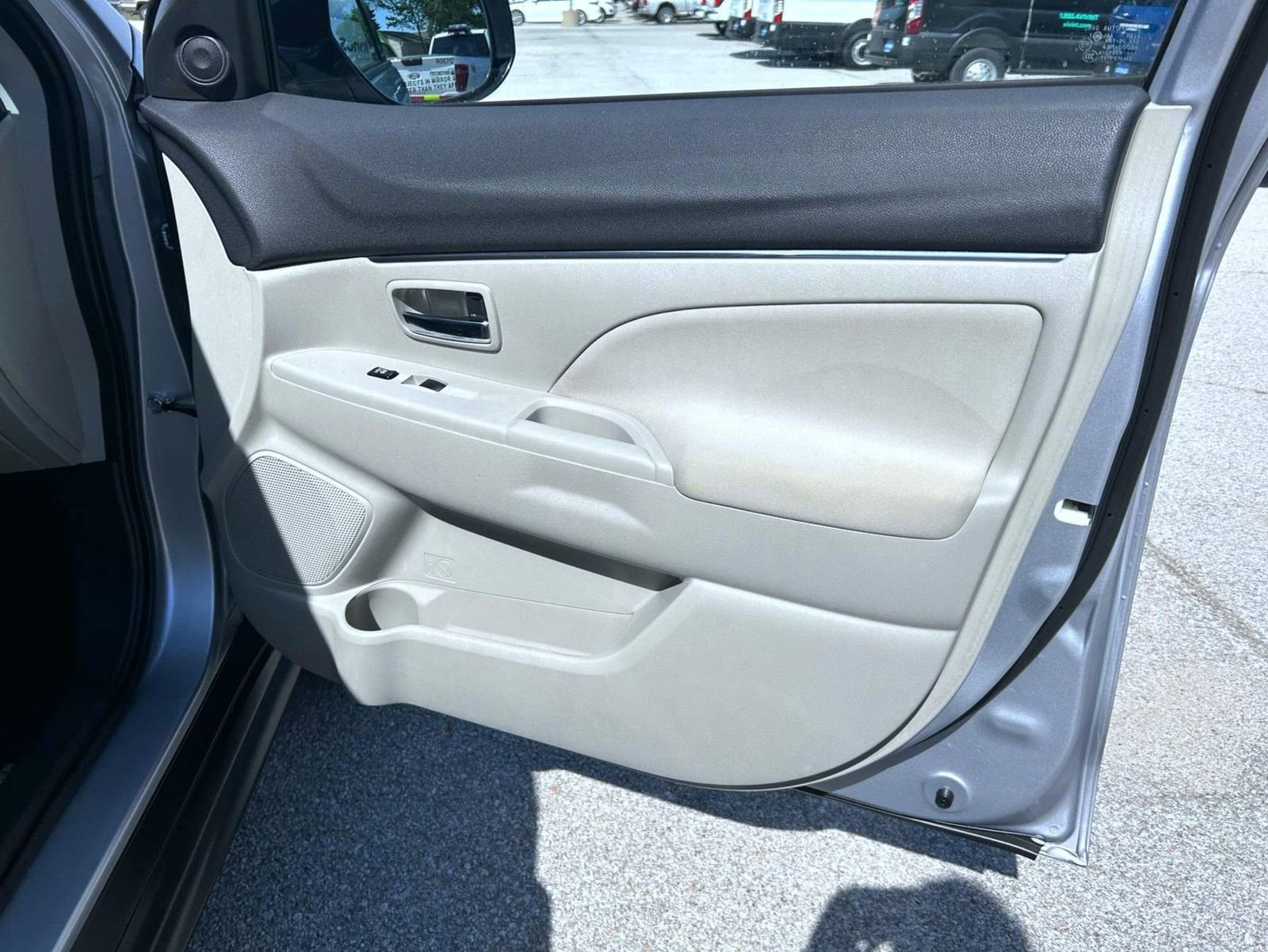 Used 2017 Mitsubishi Outlander Sport SE FWD image 16