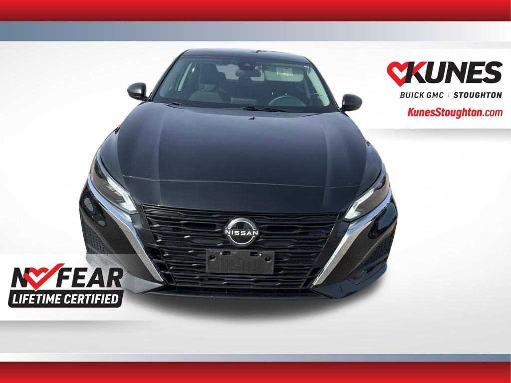 Used 2024 Nissan Altima 2.5 SV AWD/4WD image 5
