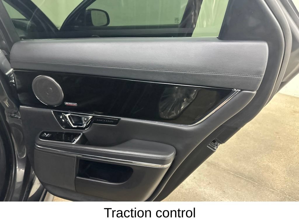 Used 2016 Jaguar XJ R-Sport AWD/4WD image 26
