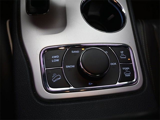 Used 2014 Jeep Grand Cherokee Overland w/ Advanced Technology Group image 33