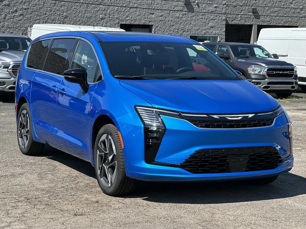 New 2027 Chrysler Pacifica Limited