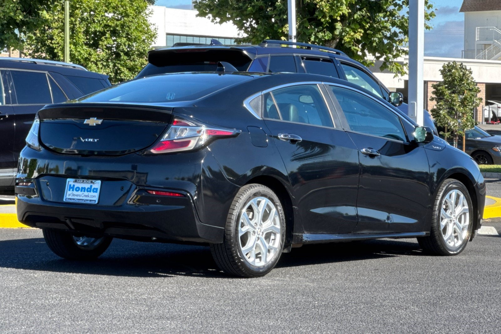 Used 2018 Chevrolet Volt Premier w/ Driver Confidence Package FWD image 8
