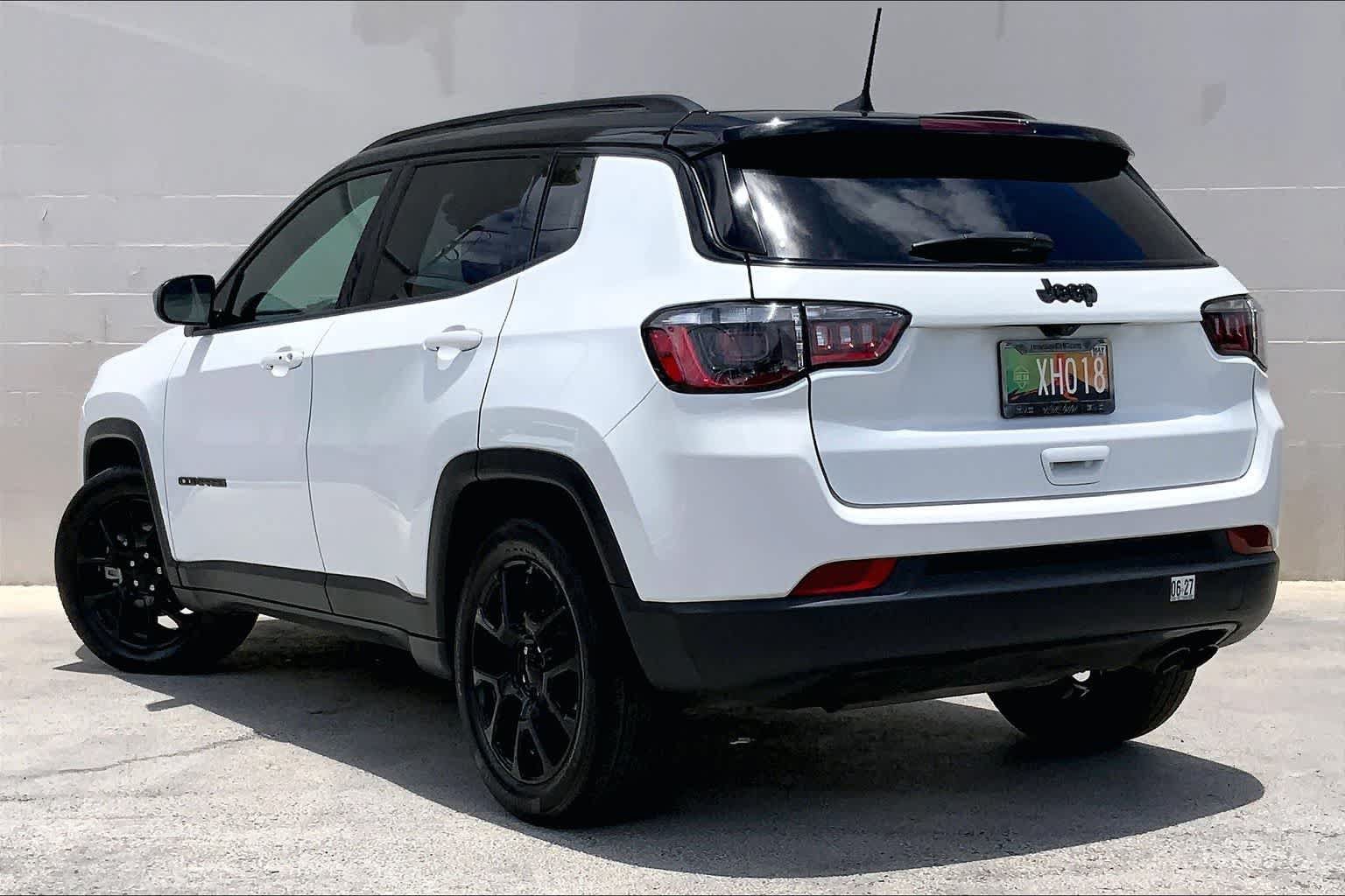 Used 2022 Jeep Compass Latitude FWD image 4