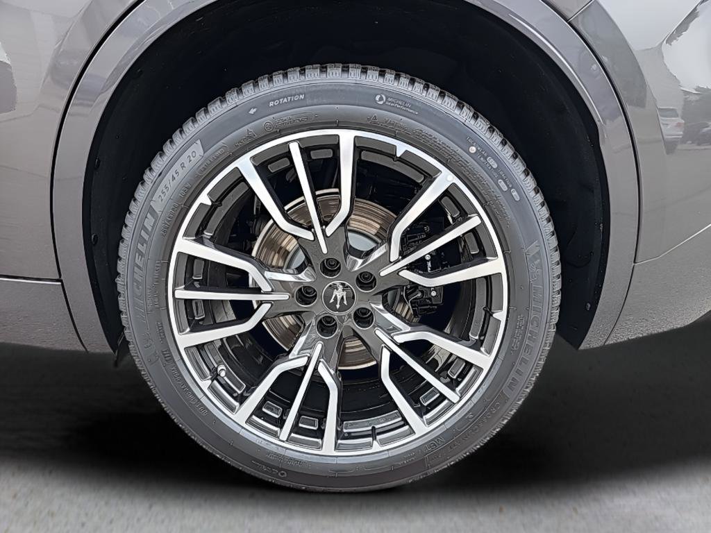 New 2024 Maserati Grecale GT image 13
