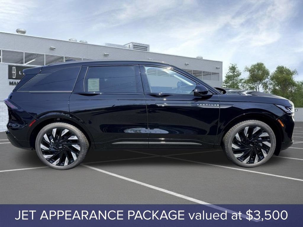 New 2026 Lincoln Nautilus Reserve w/ Jet Appearance Package AWD/4WD image 3