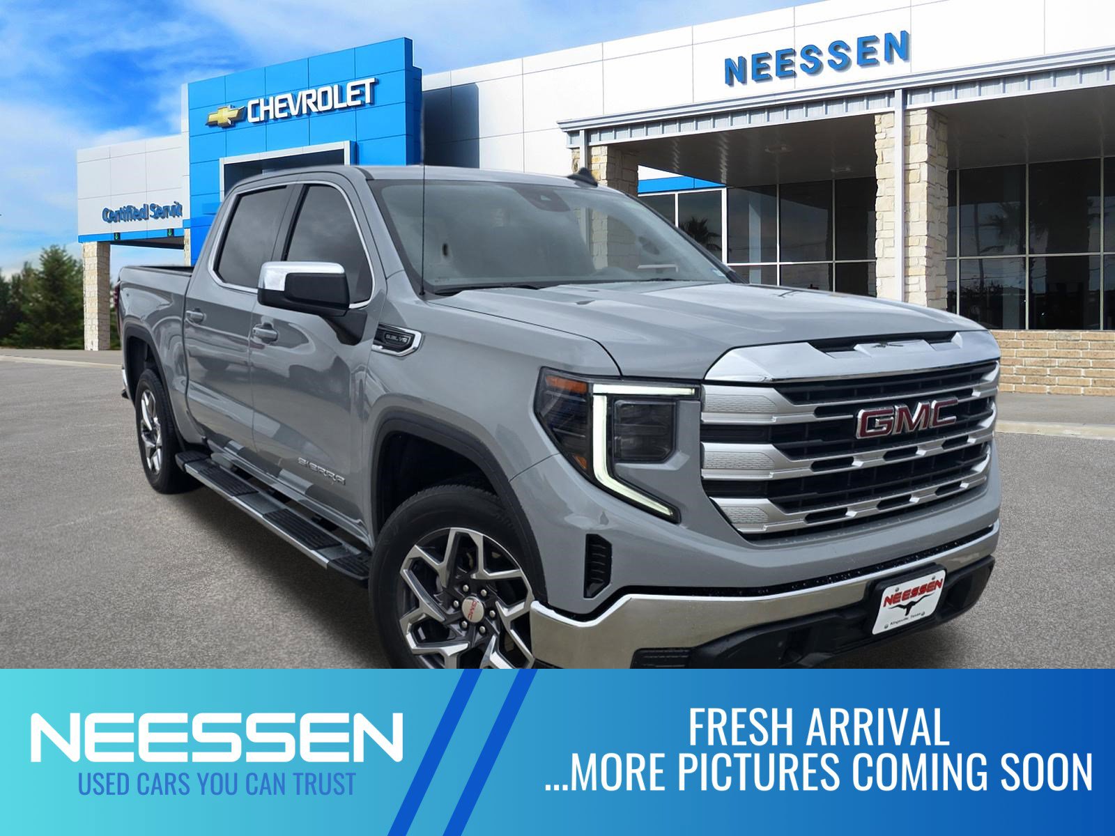 Used 2024 GMC Sierra 1500 SLE image 1