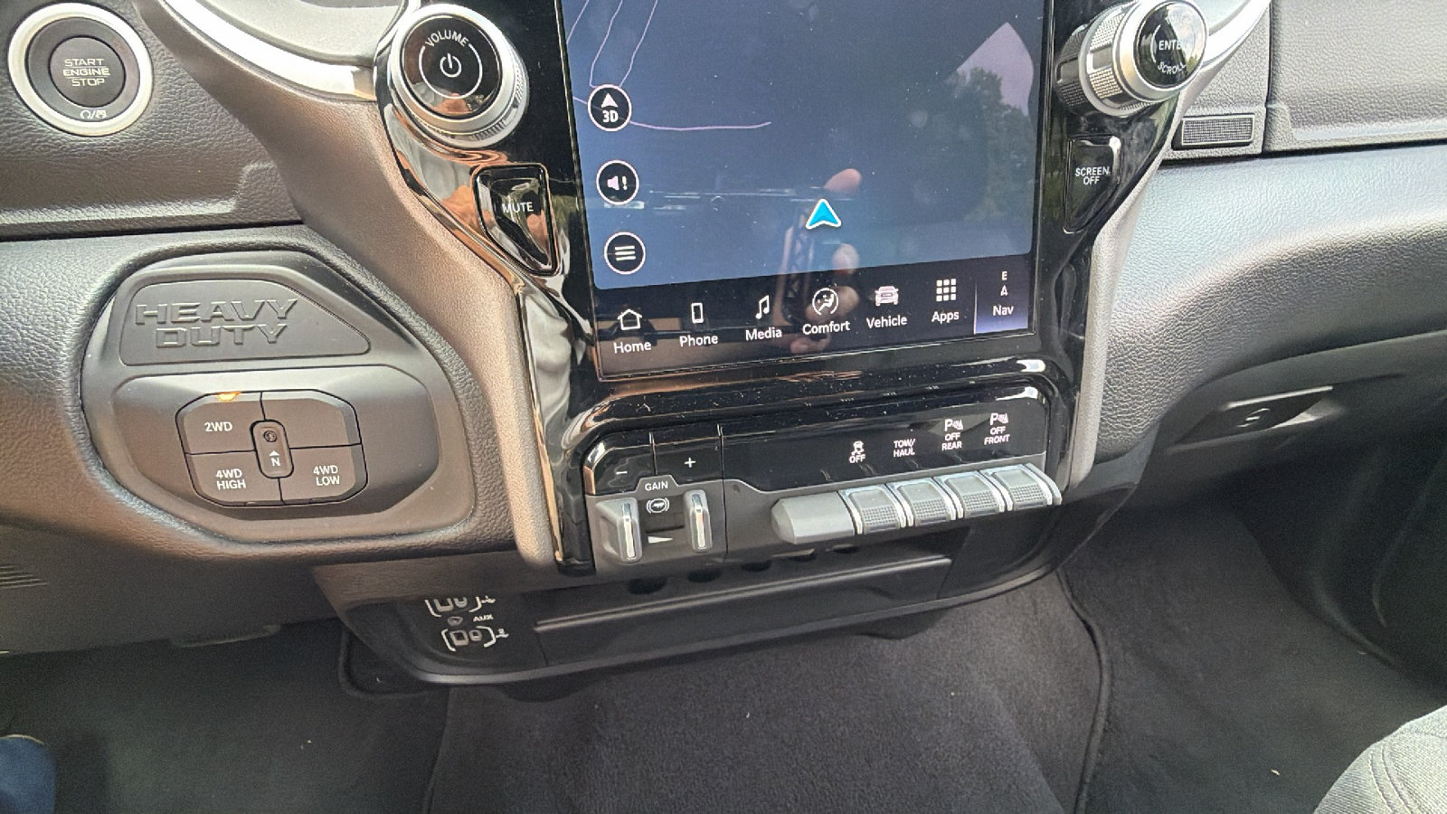Used 2025 RAM 2500 Big Horn AWD/4WD image 33