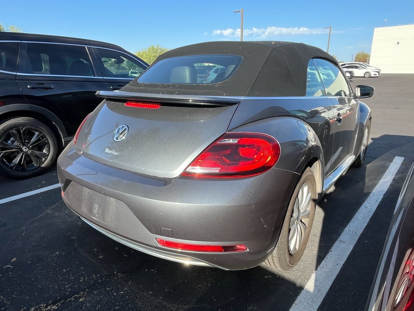 Used 2018 Volkswagen Beetle 2.0T S FWD image 4