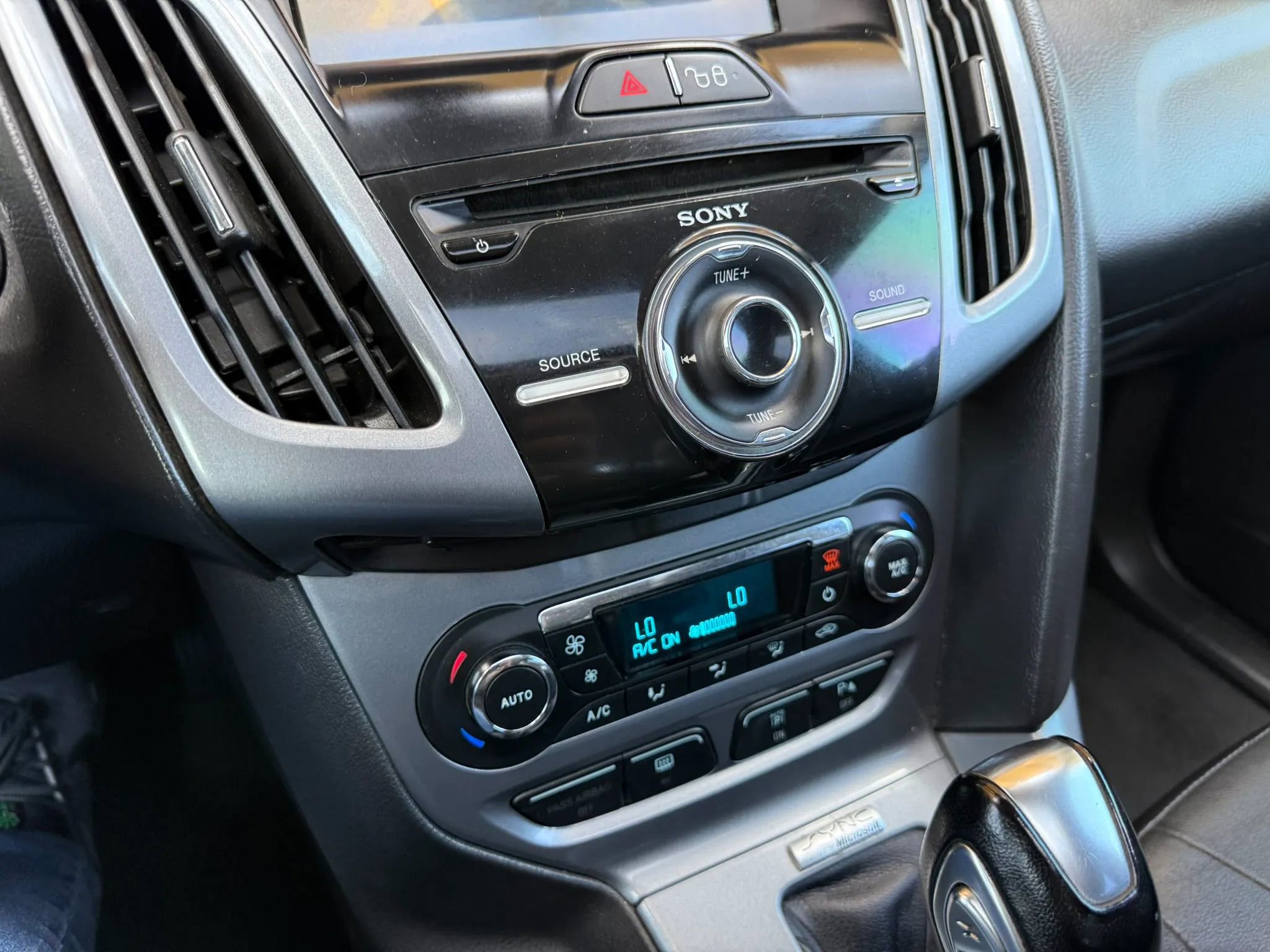 Used 2012 Ford Focus Titanium image 33