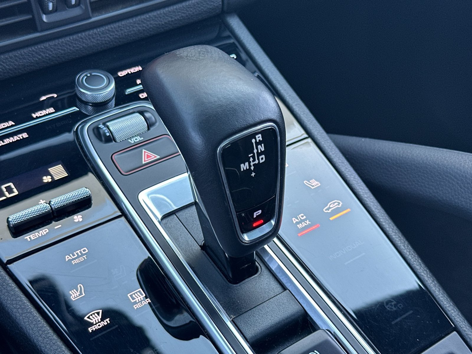 Certified 2021 Porsche Cayenne Coupe AWD/4WD image 21