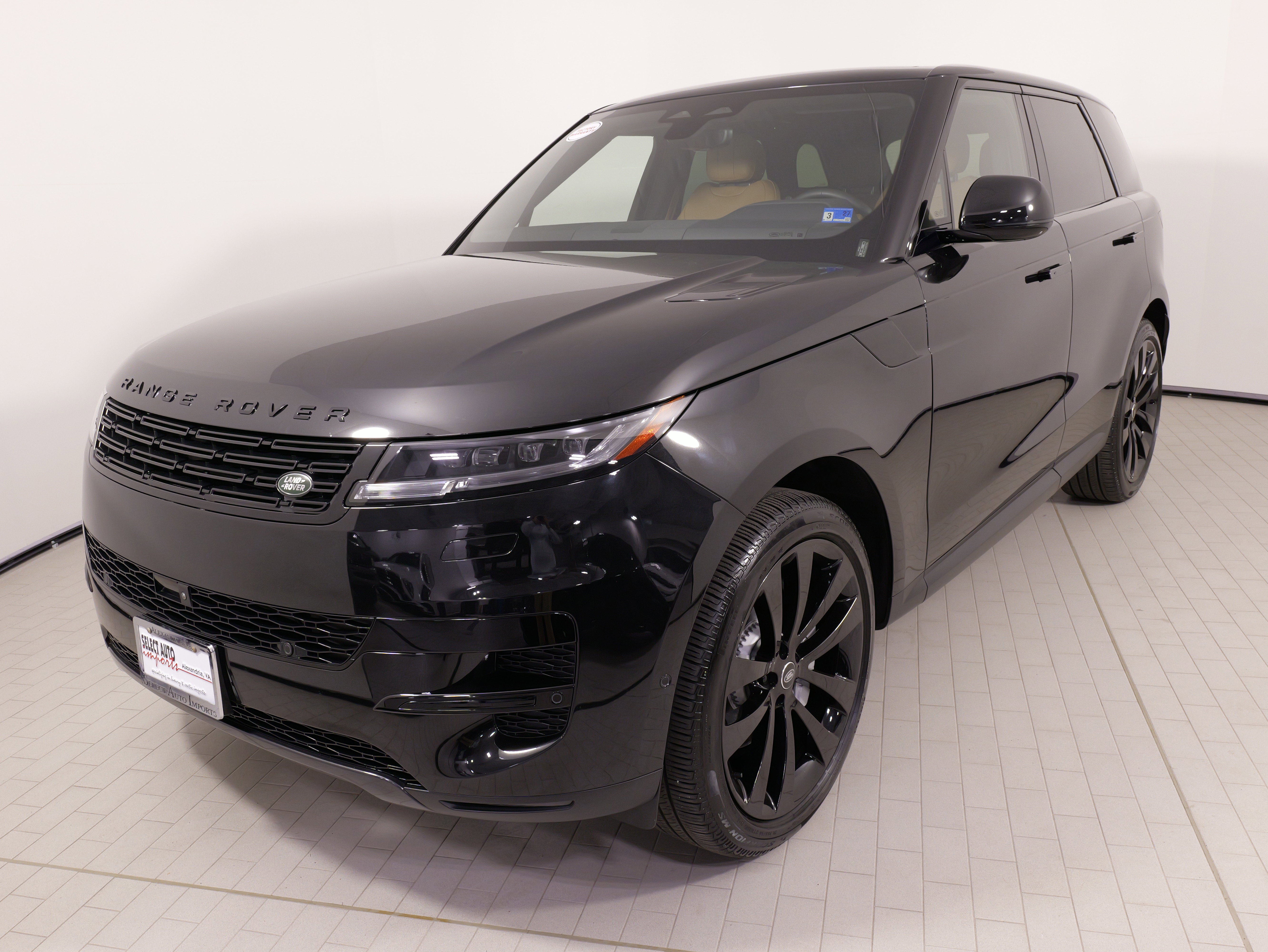 Used 2025 Land Rover Range Rover Sport SE image 4