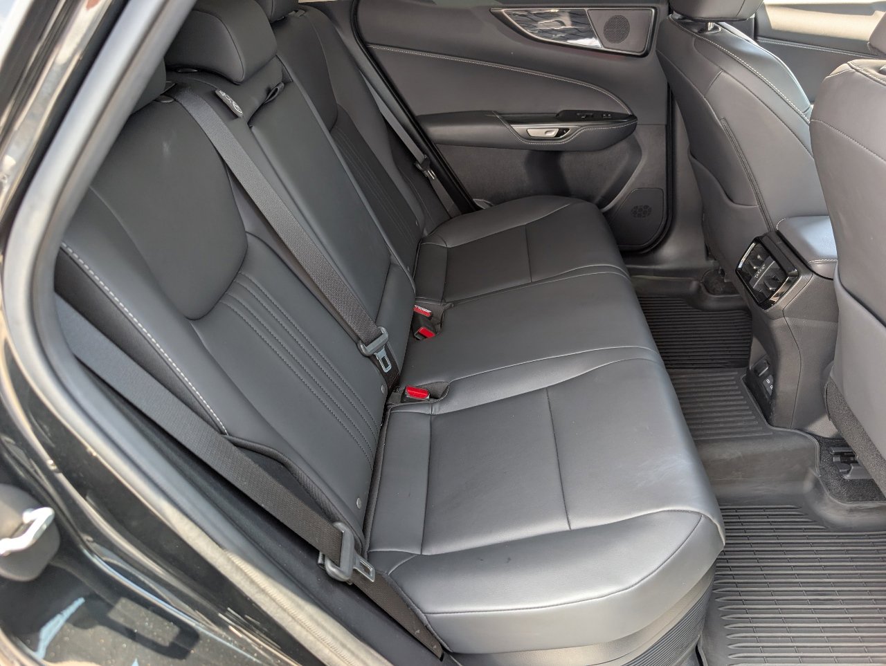 Used 2025 Lexus NX 350h AWD w/ Accessory Package (2T) image 5
