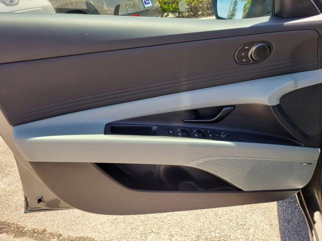 Certified 2025 Hyundai Elantra Limited image 14