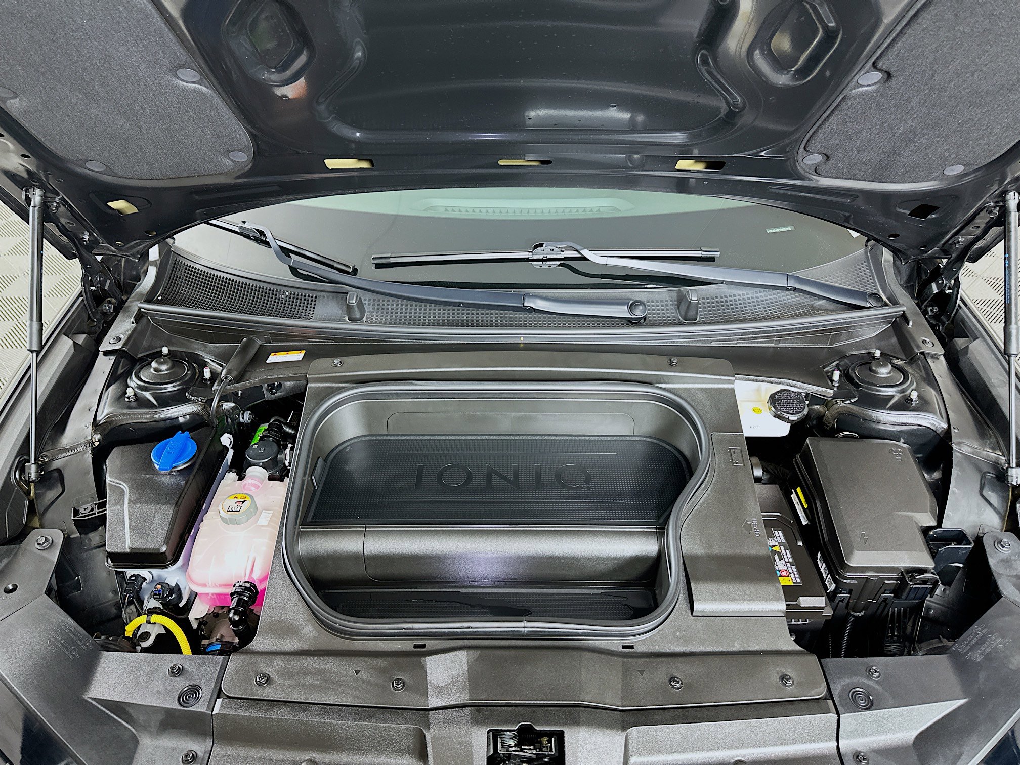 Used 2024 Hyundai Ioniq 6 SE AWD/4WD image 33