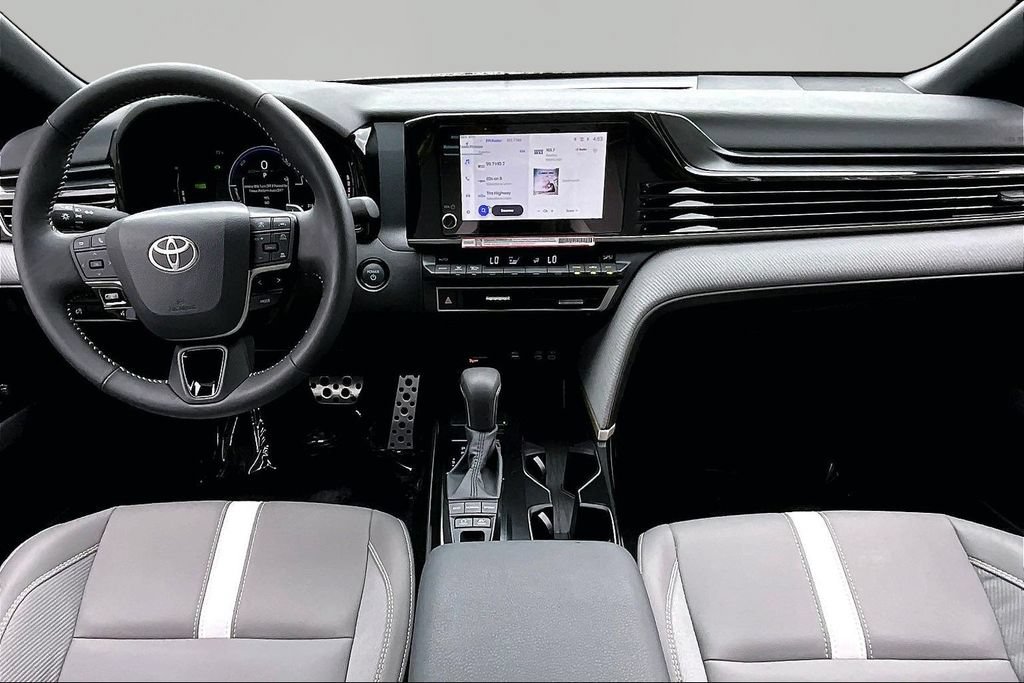 Used 2026 Toyota Camry SE FWD image 8