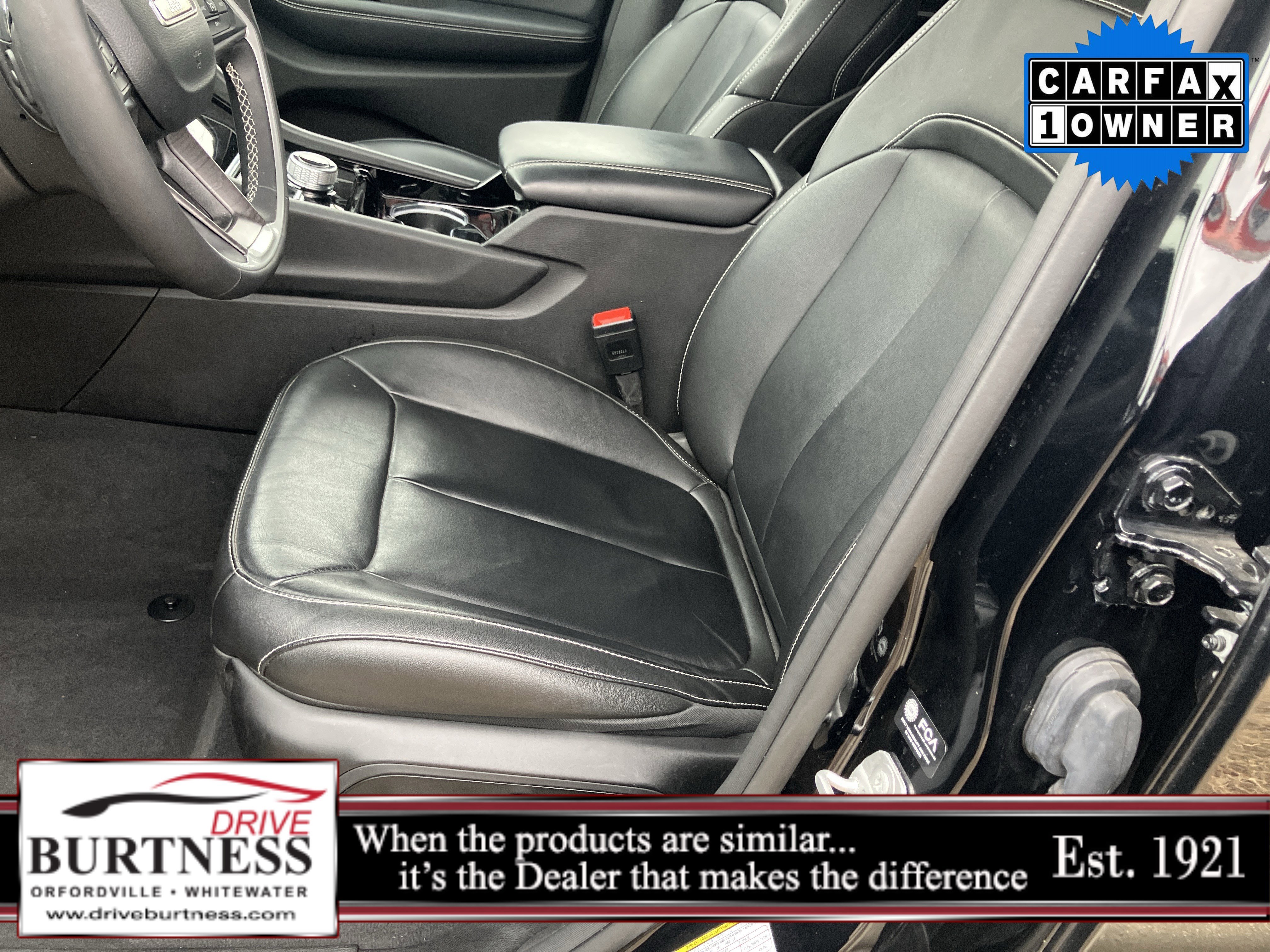 Used 2023 Jeep Grand Cherokee Limited w/ Black Appearance Package image 27