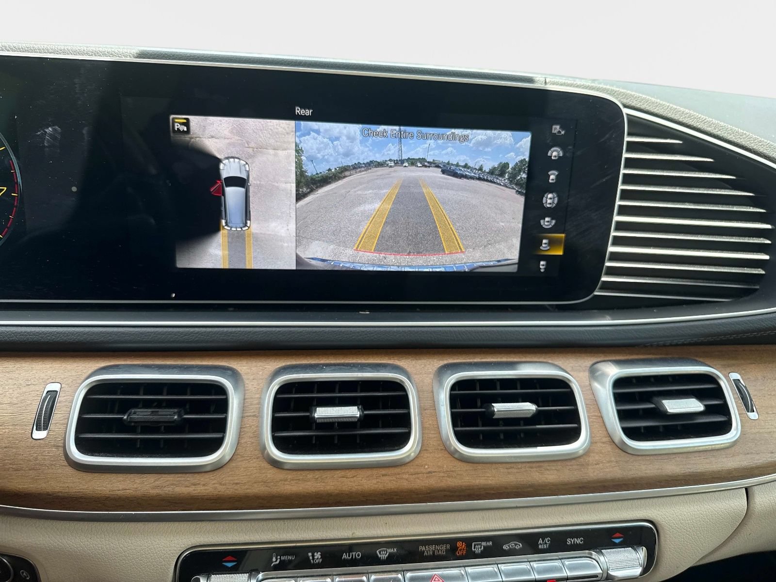 Used 2022 Mercedes-Benz GLS 450 4MATIC image 20