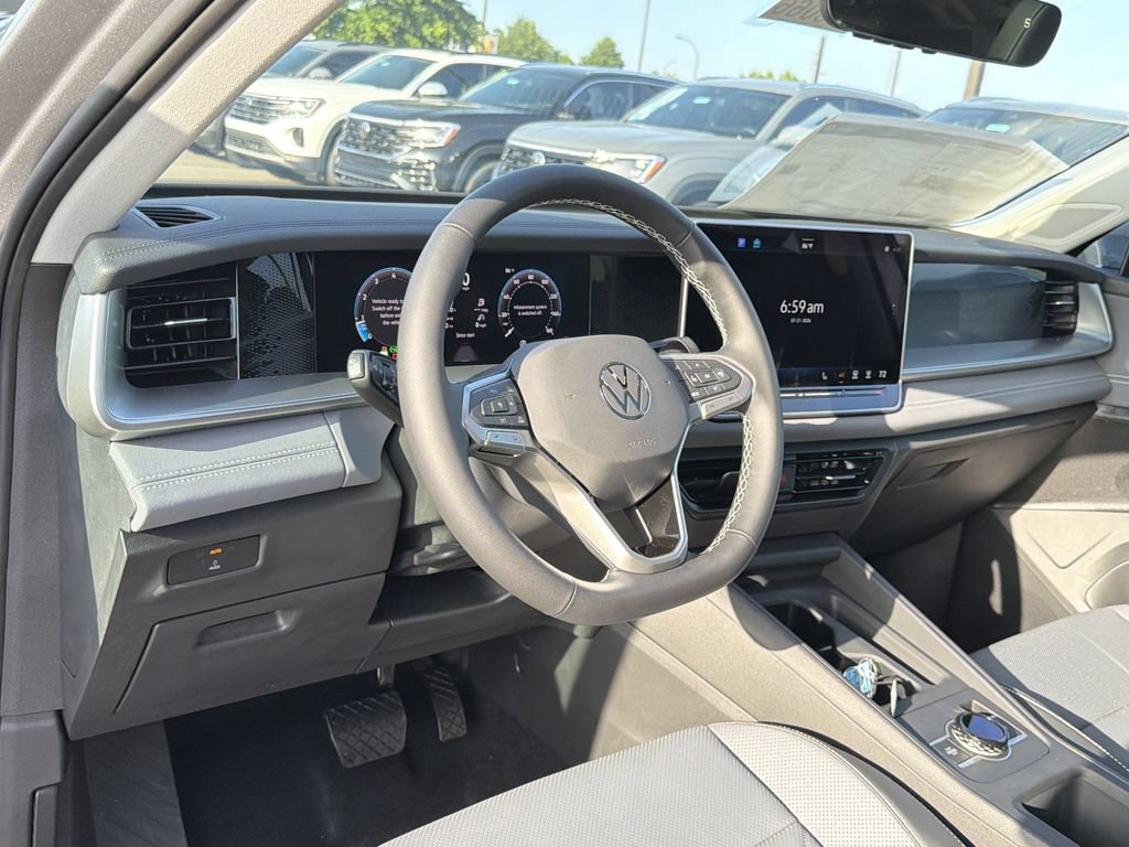 New 2026 Volkswagen Tiguan SE FWD image 10