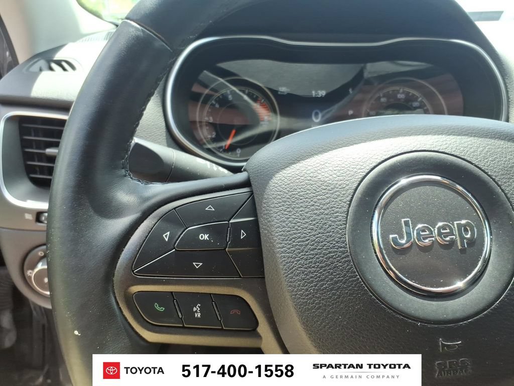 Used 2019 Jeep Cherokee Trailhawk w/ Cold Weather Group AWD/4WD image 17