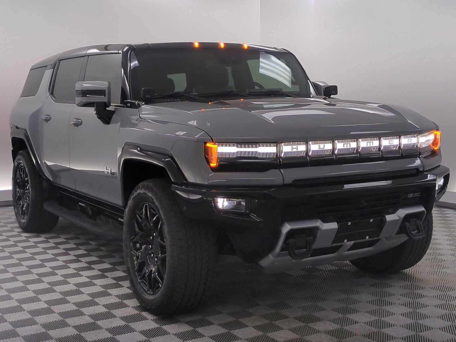 Used 2024 GMC Hummer EV 2X w/ LPO, Illumination Package image 7