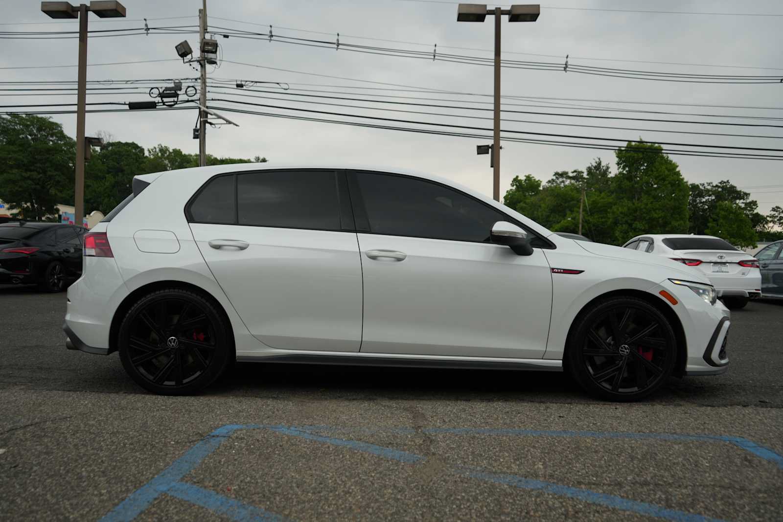 Used 2023 Volkswagen GTI SE FWD image 8
