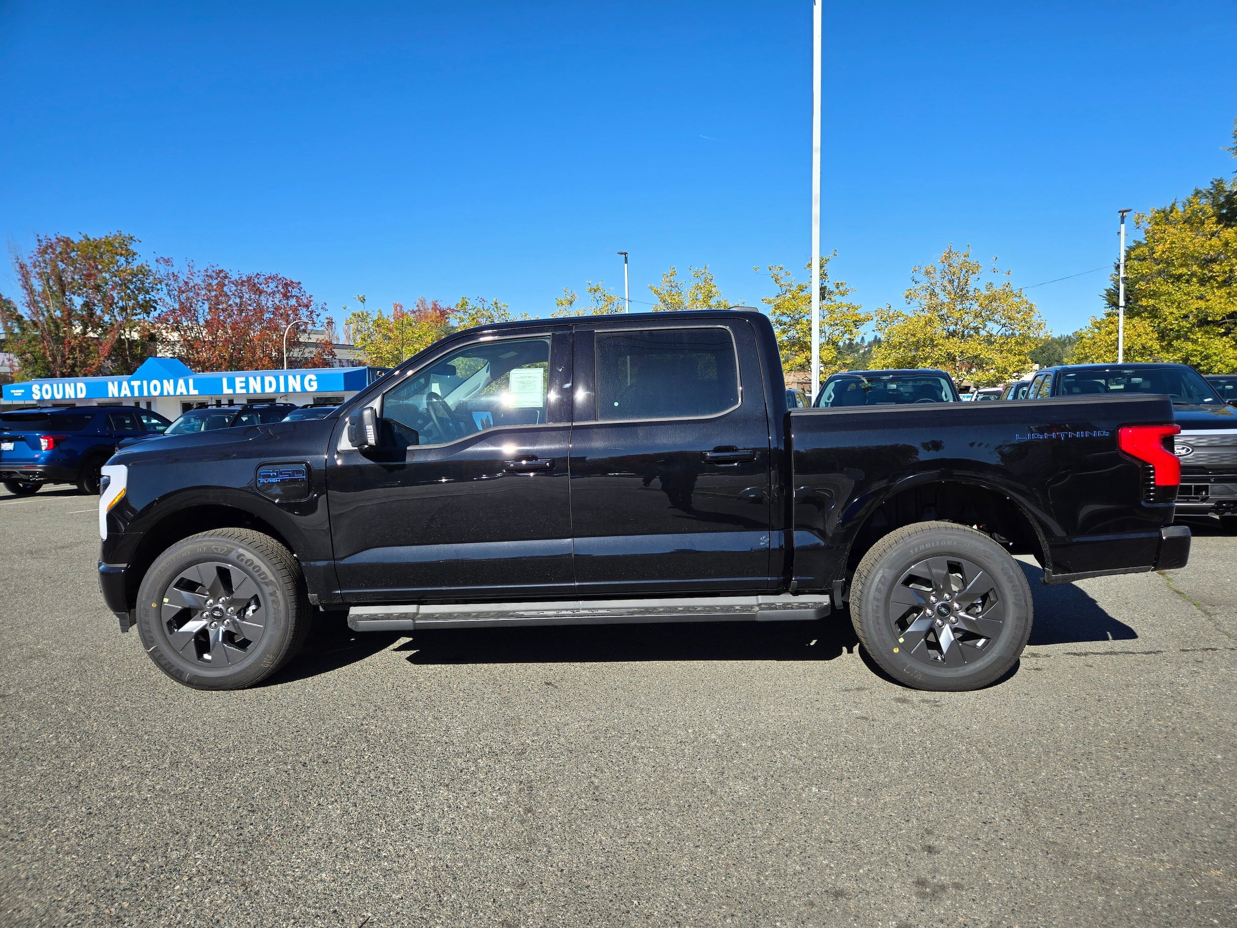 New 2025 Ford F150 Lightning Flash AWD/4WD image 8
