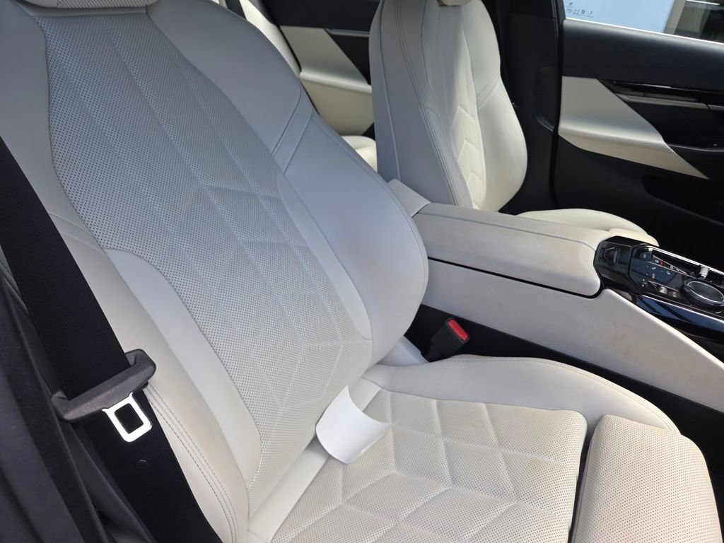 Certified 2024 BMW 530i xDrive w/ Premium Package image 34