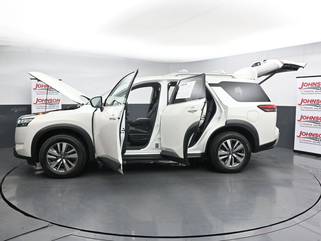 Used 2023 Nissan Pathfinder SL image 44