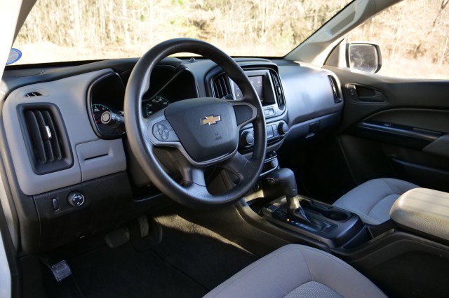 Used 2020 Chevrolet Colorado W/T w/ WT Convenience Package image 2