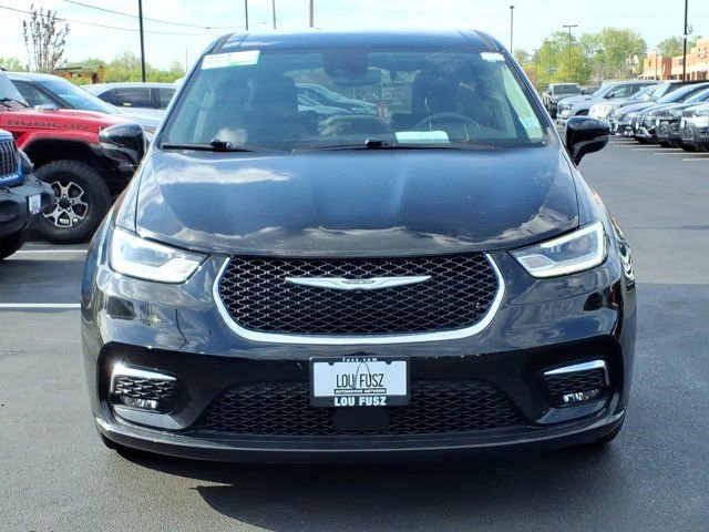 Used 2024 Chrysler Pacifica Touring-L FWD image 33