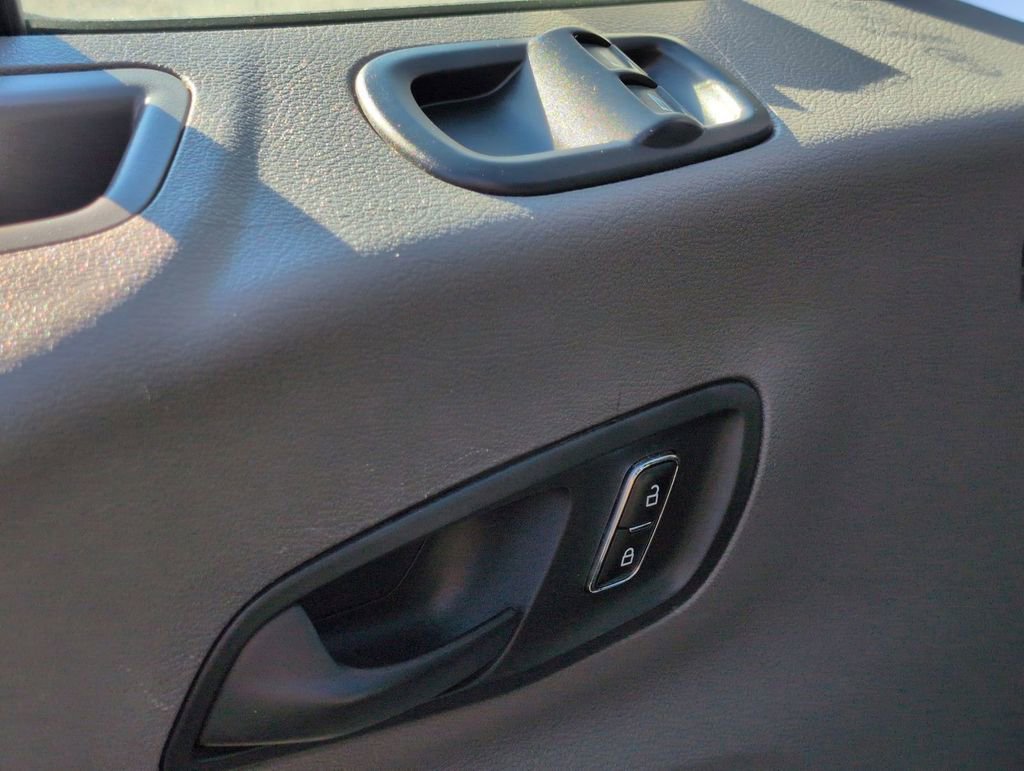 Used 2023 Ford Transit 350 XLT image 17