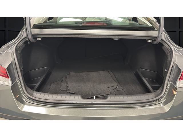 Used 2024 Hyundai Elantra Limited FWD image 26